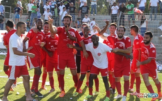 שחקני חדרה חוגגים נצחון ענק !!